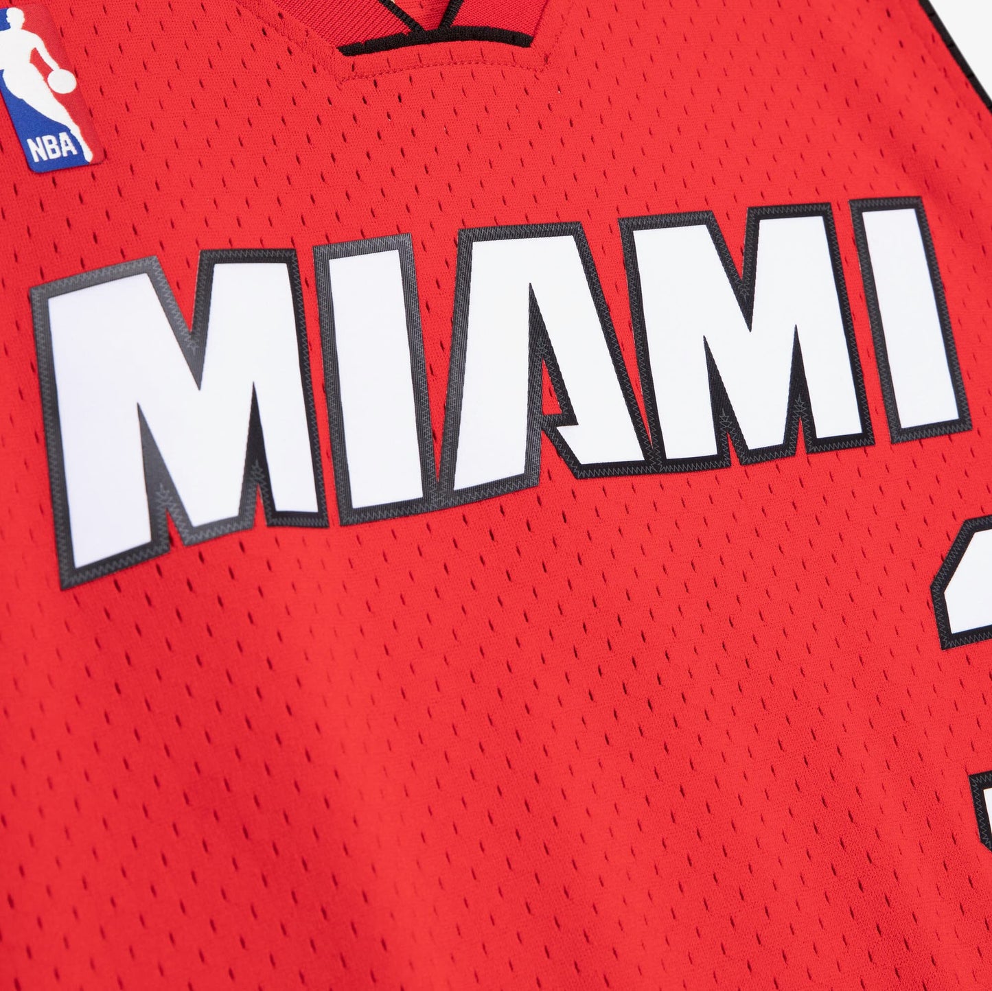 Miami Heat Mitchell & Ness Swingman Jersey Alternate Dwayne Wade 2005-06